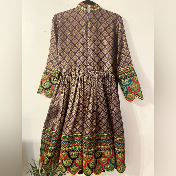 Traditional Afghan Dress - Picture 2 of 6